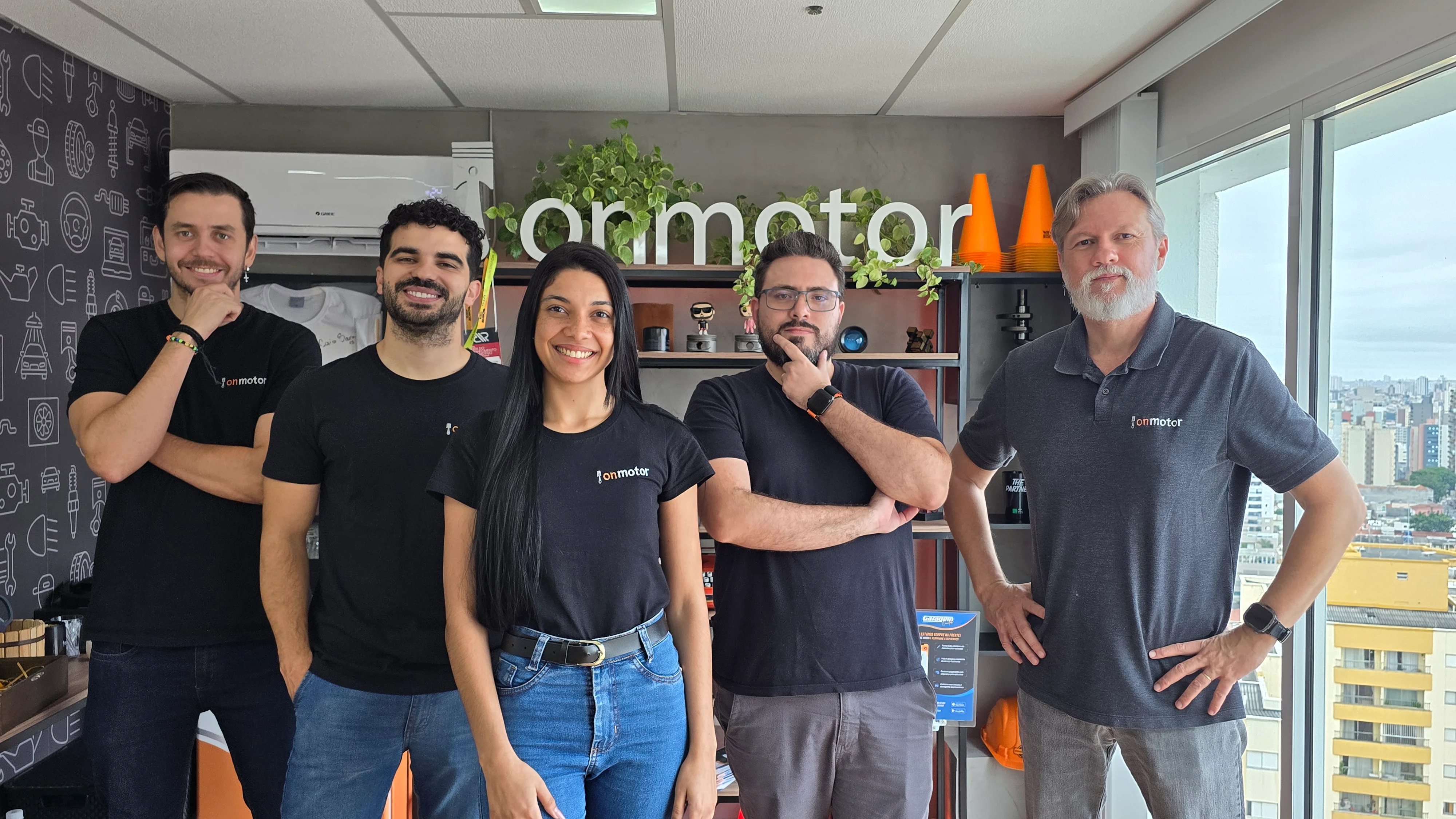 Time Onmotor no escritório